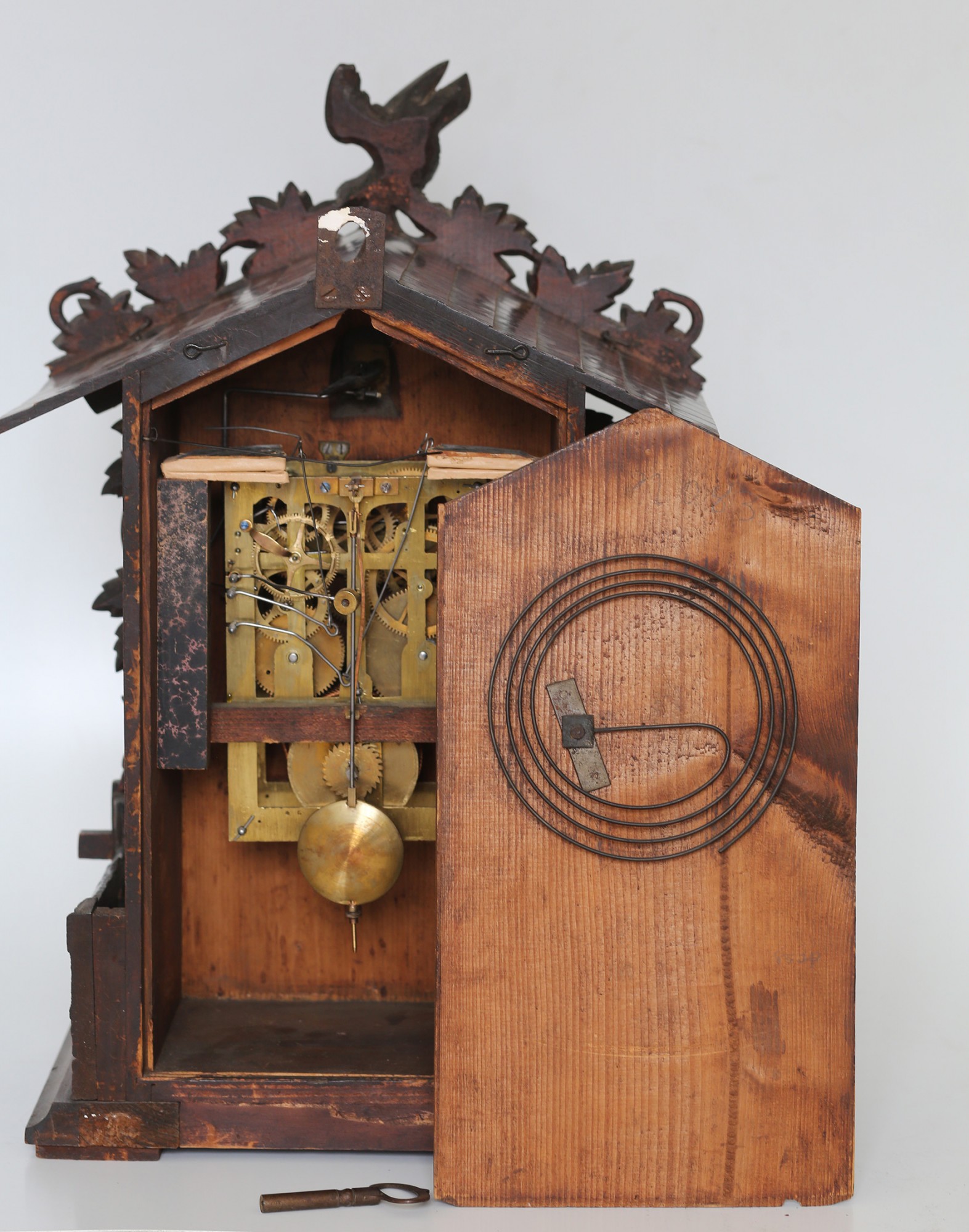 Fusee striking 8day Shelf Cuckoo clock Carlton Clocks