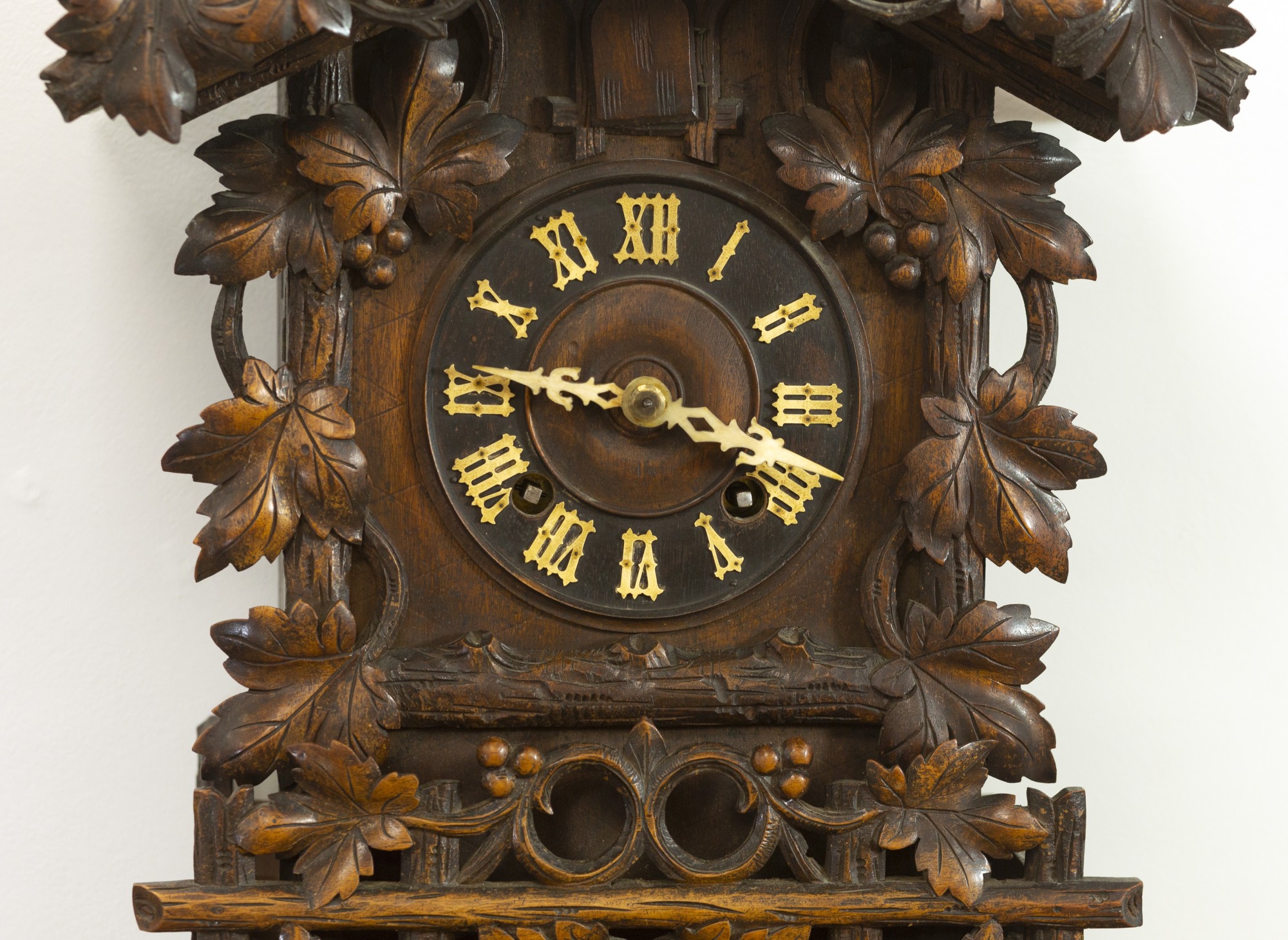 Fusee striking 8day Shelf Cuckoo clock Carlton Clocks